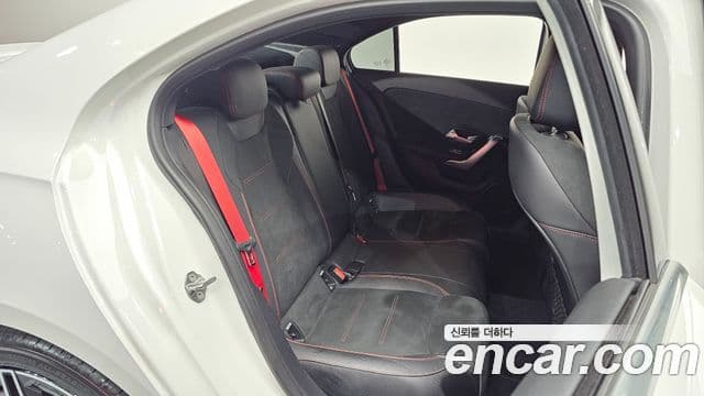 Mercedes-Benz A-Class 2020 — Şəkil 12/20