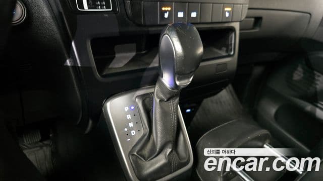 Hyundai Staria 2021 — фото 9 из 20