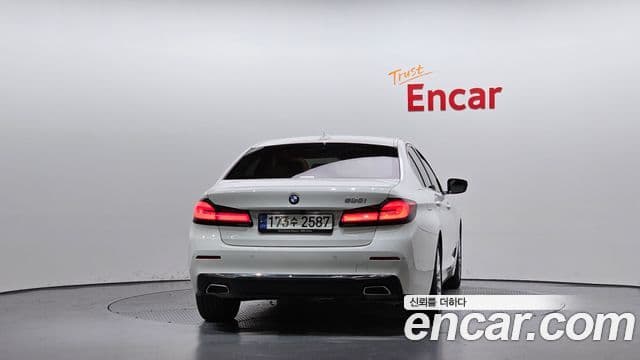 BMW 5 Series 2021 — Şəkil 15/20