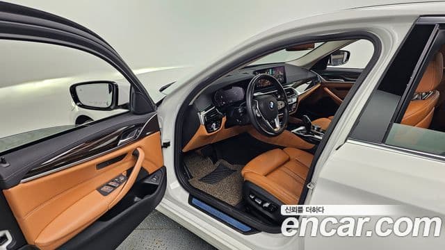 BMW 5 Series 2021 — Şəkil 19/20