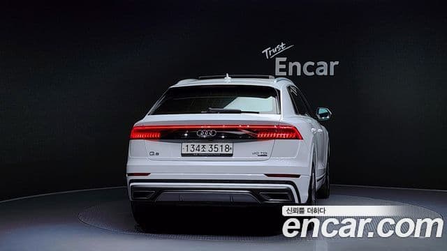 Audi Q7 2020 — ფოტო 4/20