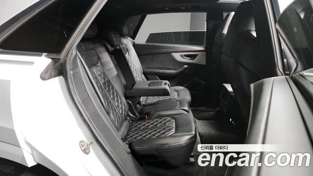Audi Q7 2020 — ფოტო 12/20