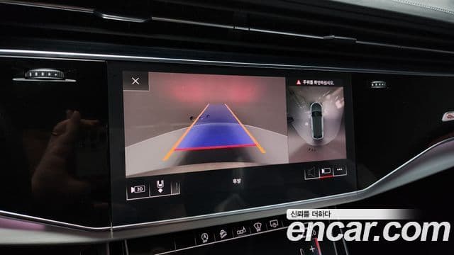 Audi Q7 2020 — ფოტო 15/20