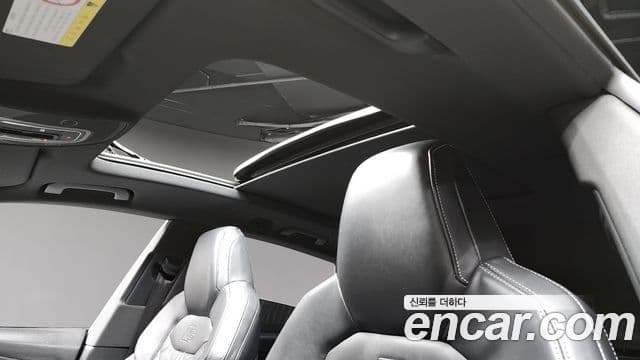 Audi Q7 2020 — ფოტო 19/20