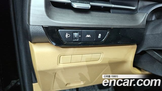 Kia Carnival 2021 — Фото 17/20