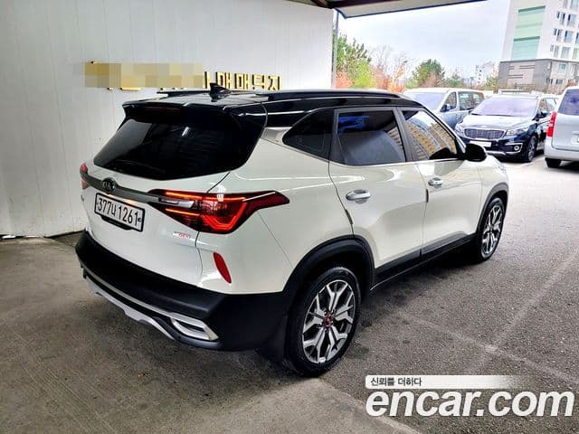 Kia Seltos 2019 — ფოტო 3/20