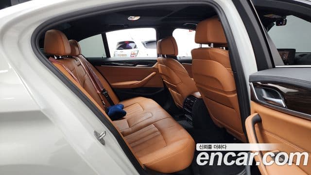 BMW 5 Series 2021 — ფოტო 12/20