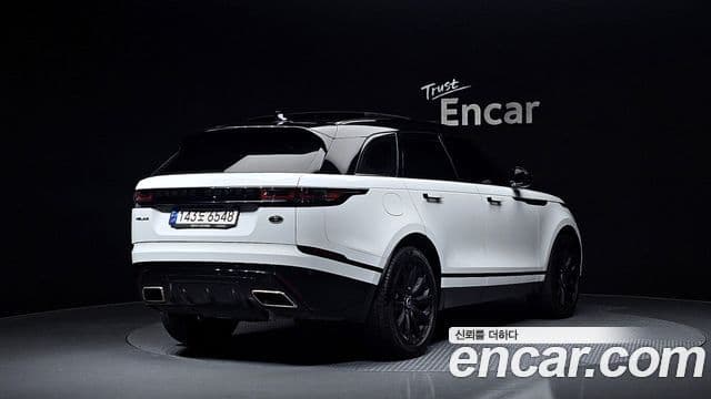 Land Rover Range Rover Velar 2022 — ფოტო 2/20