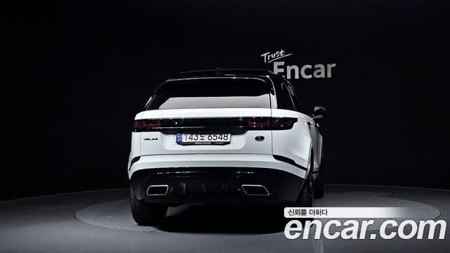 Land Rover Range Rover Velar 2022 — ფოტო 4/20