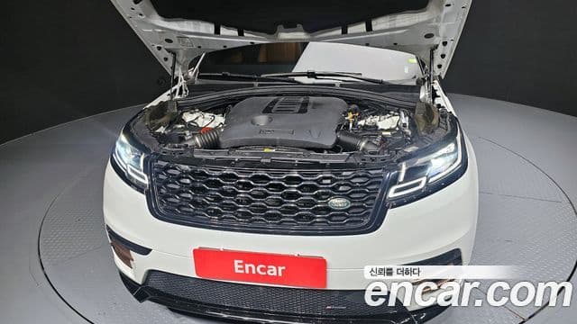 Land Rover Range Rover Velar 2022 — ფოტო 6/20