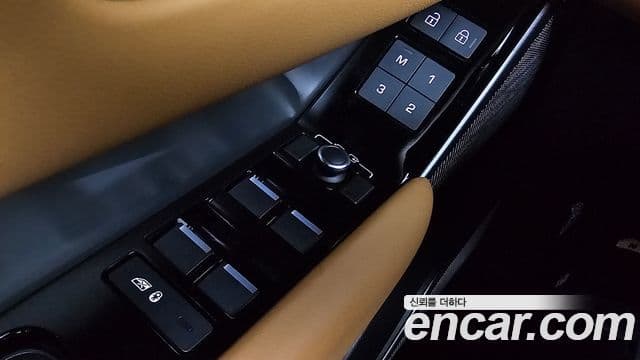 Land Rover Range Rover Velar 2022 — ფოტო 16/20