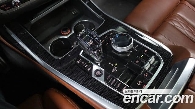 BMW X7 2020 — ფოტო 9/20