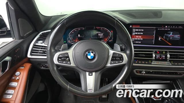 BMW X7 2020 — ფოტო 14/20