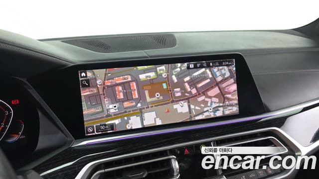 BMW X7 2020 — ფოტო 15/20