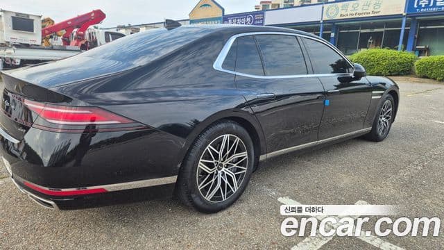 Genesis G90 2022 — Şəkil 9/14