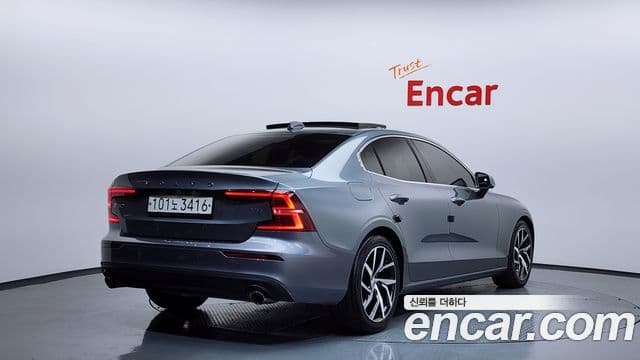Volvo S60 2020 — Şəkil 2/20