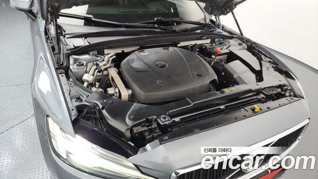Volvo S60 2020 — Şəkil 6/20