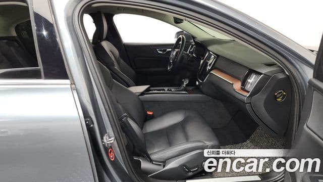 Volvo S60 2020 — Şəkil 11/20
