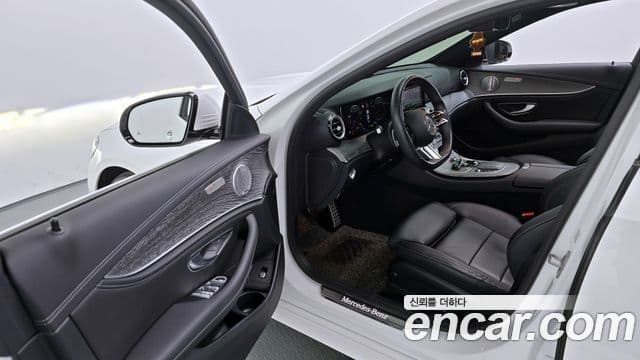 Mercedes-Benz E-Class 2021 — ფოტო 10/20