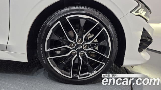 Kia K5 2022 — ფოტო 5/20