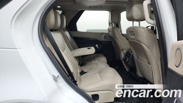 Land Rover Discovery 5 2021 — Şəkil 11/20