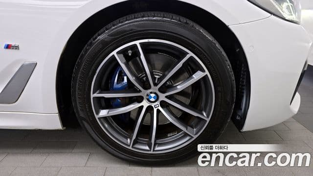 BMW 5 Series 2020 — ფოტო 5/20