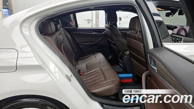 BMW 5 Series 2020 — ფოტო 12/20