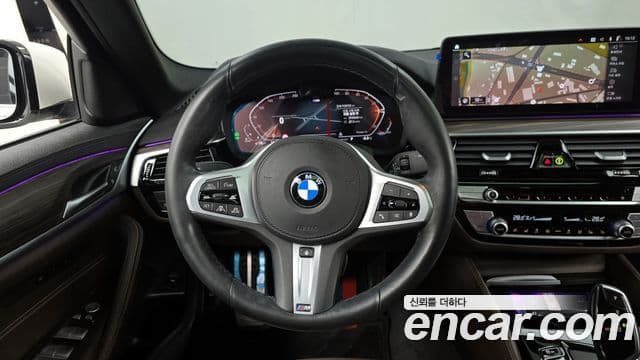 BMW 5 Series 2020 — ფოტო 13/20