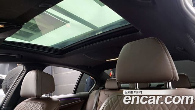 BMW 5 Series 2020 — ფოტო 18/20