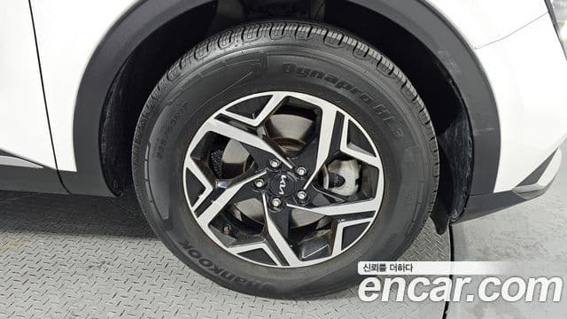 Kia Sportage 2022 — ფოტო 6/20