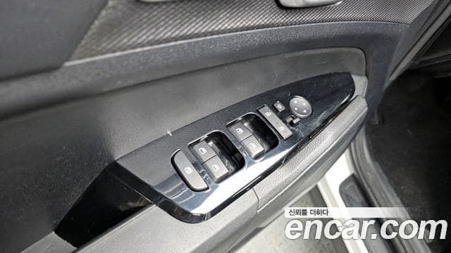 Kia Sportage 2022 — ფოტო 15/20
