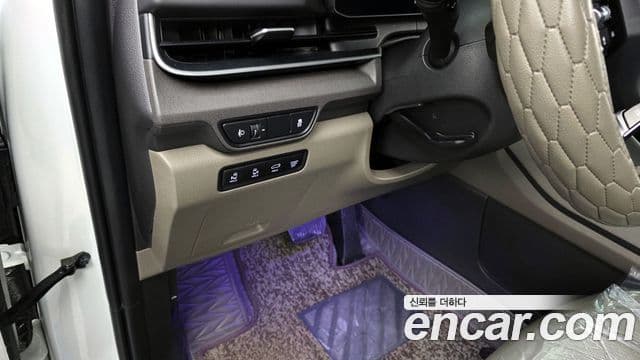 Kia Carnival 2024 — Şəkil 17/20