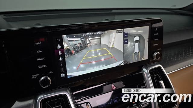 Kia Sorento 2021 — ფოტო 15/20