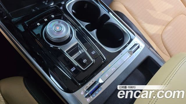 Kia Carnival 2023 — Şəkil 9/20