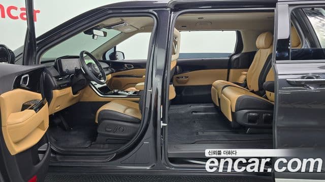 Kia Carnival 2023 — Şəkil 10/20