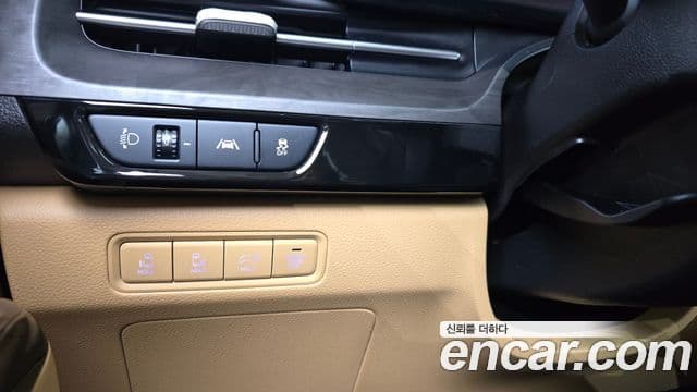 Kia Carnival 2023 — Şəkil 17/20