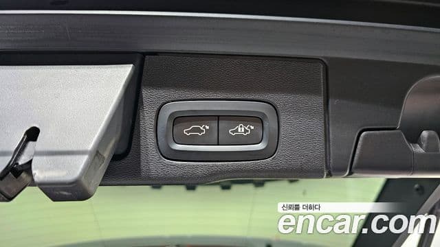 Volvo XC60 2021 — Photo 15/20