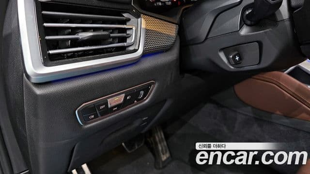 BMW X6 2022 — ფოტო 16/20