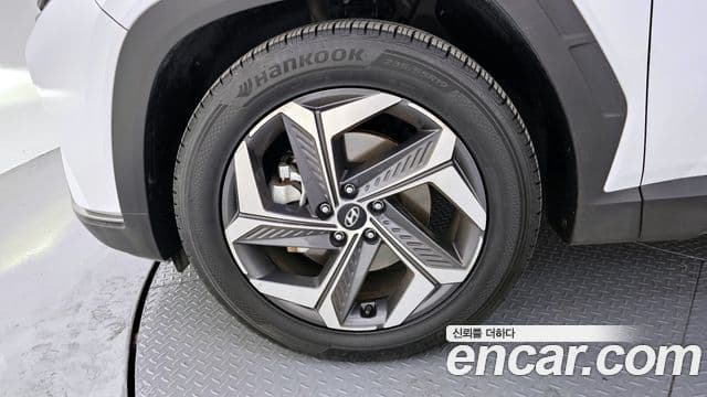 Hyundai Tucson Hybrid 2020 — Photo 9/20