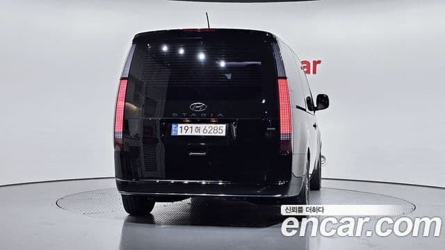 Hyundai Staria 2022 — ფოტო 4/20