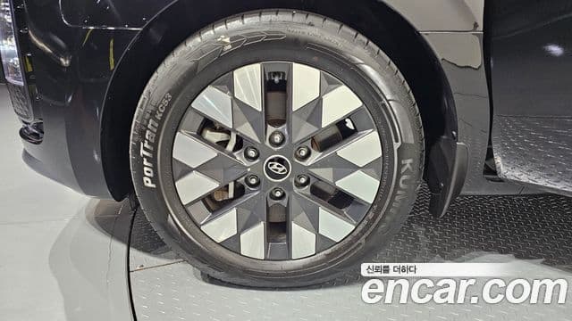 Hyundai Staria 2022 — ფოტო 5/20