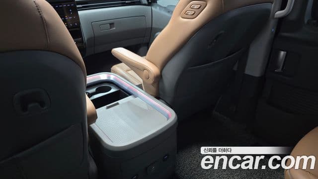 Hyundai Staria 2022 — Фото 18/20