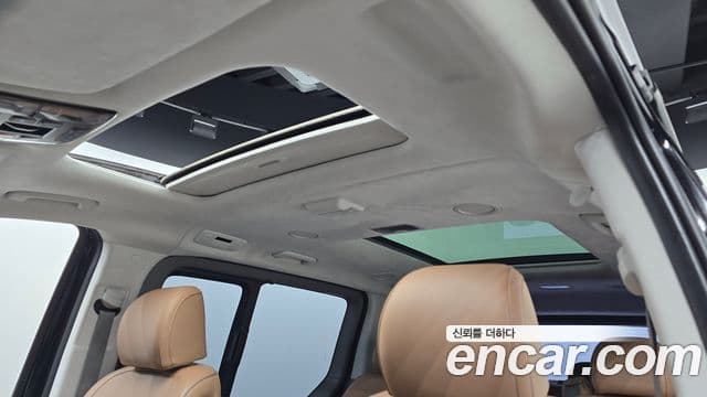 Hyundai Staria 2022 — ფოტო 19/20