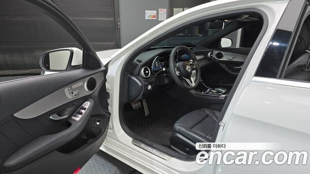Mercedes-Benz C-Class 2020 — ფოტო 7/20