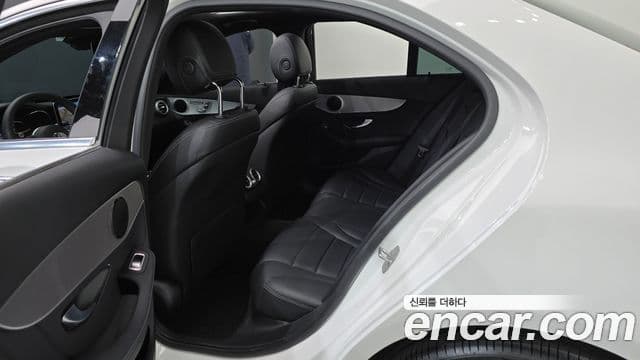 Mercedes-Benz C-Class 2020 — ფოტო 4/20