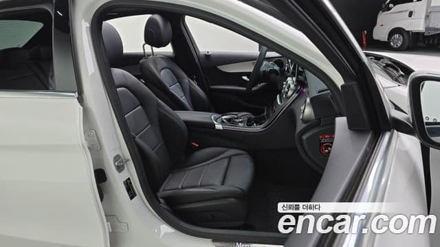 Mercedes-Benz C-Class 2020 — ფოტო 15/20