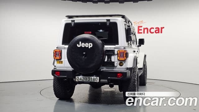 Jeep Wrangler 2021 — ფოტო 4/20