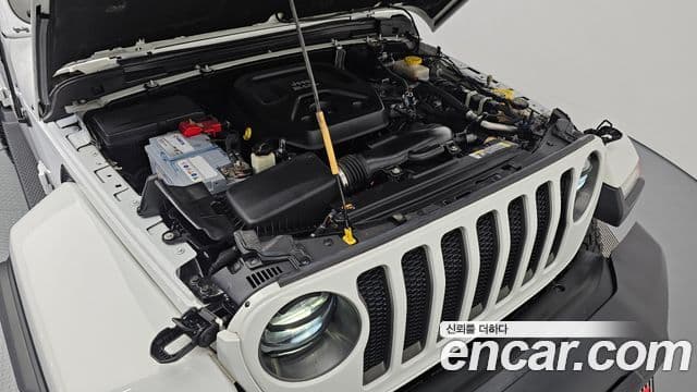 Jeep Wrangler 2021 — ფოტო 6/20