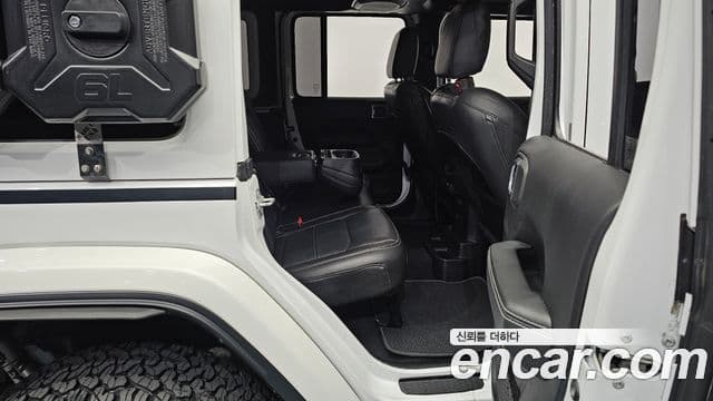 Jeep Wrangler 2021 — ფოტო 12/20