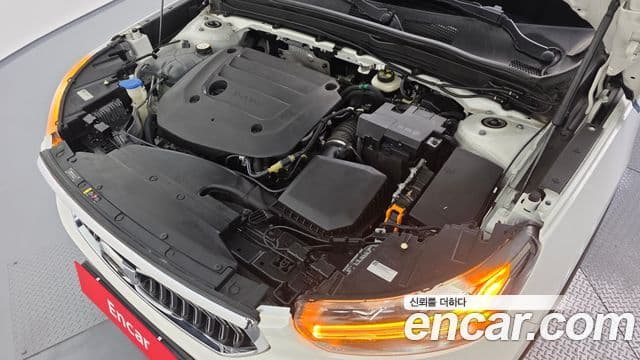 Volvo XC40 2021 — ფოტო 6/20
